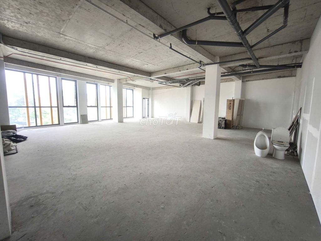 MB VĂN PHÒNG RỘNG 150M2 - GIÁ CỰC KỲ ƯU ĐÃI KHI GIẢM NGAY 50% NĂM ĐẦU