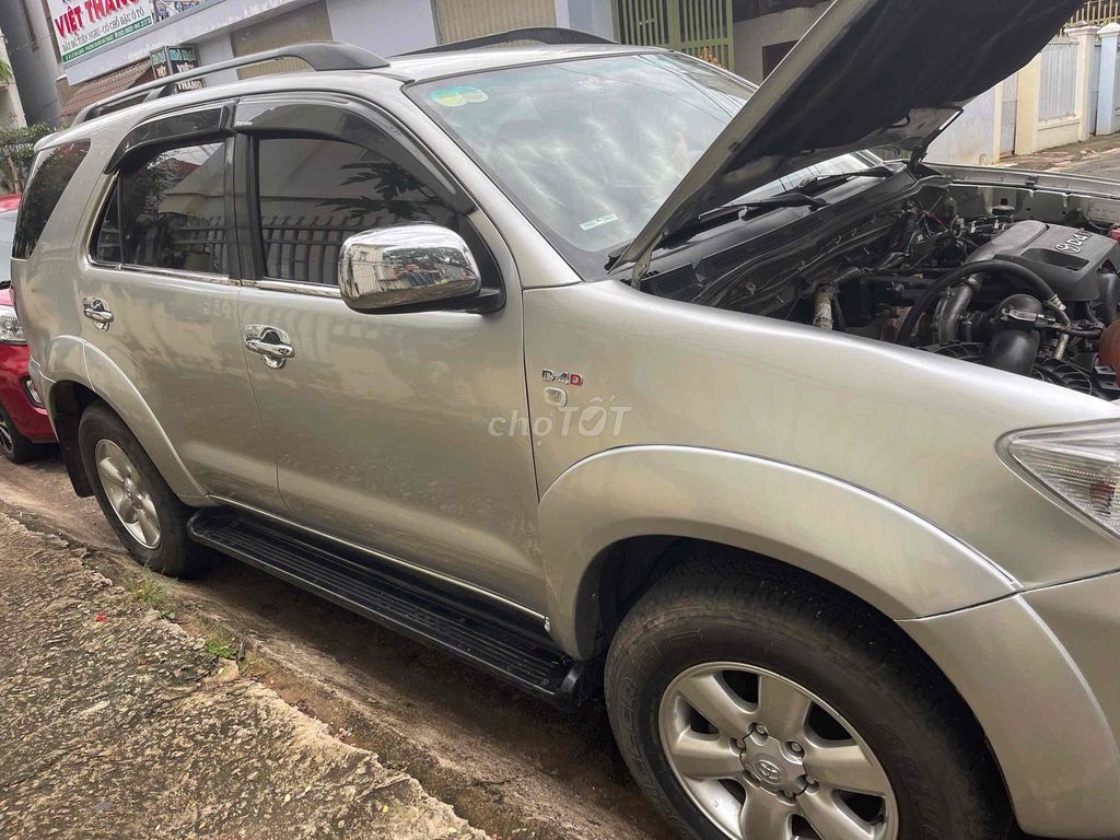 Toyota Fortuner 2010 2.5G - 180000 km. Mua bán Ô tô tại Thành phố Buôn Ma Thuột Đắk Lắk được đăng bởi Anh Quốc hình 9