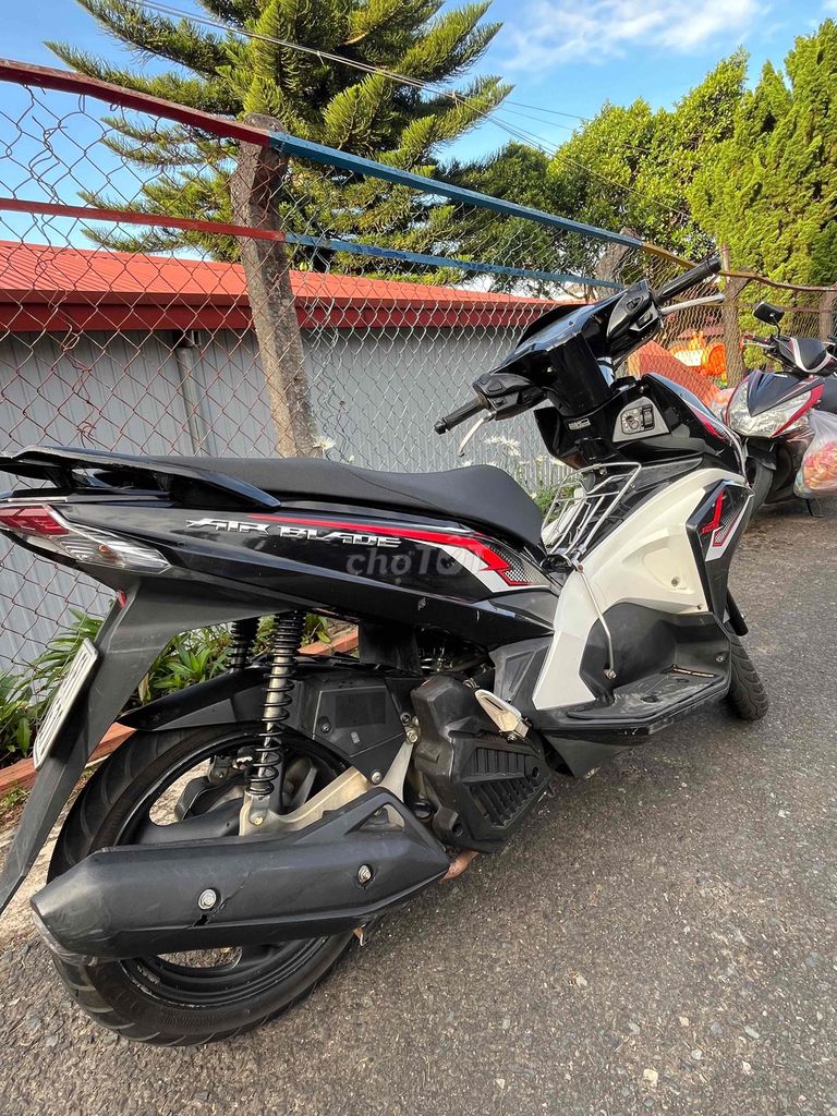 Honda Air Blade 2019 Đen trắng. Mua bán Xe máy tại Thành phố Đà Lạt Lâm Đồng được đăng bởi Thủy tiên  hình 4
