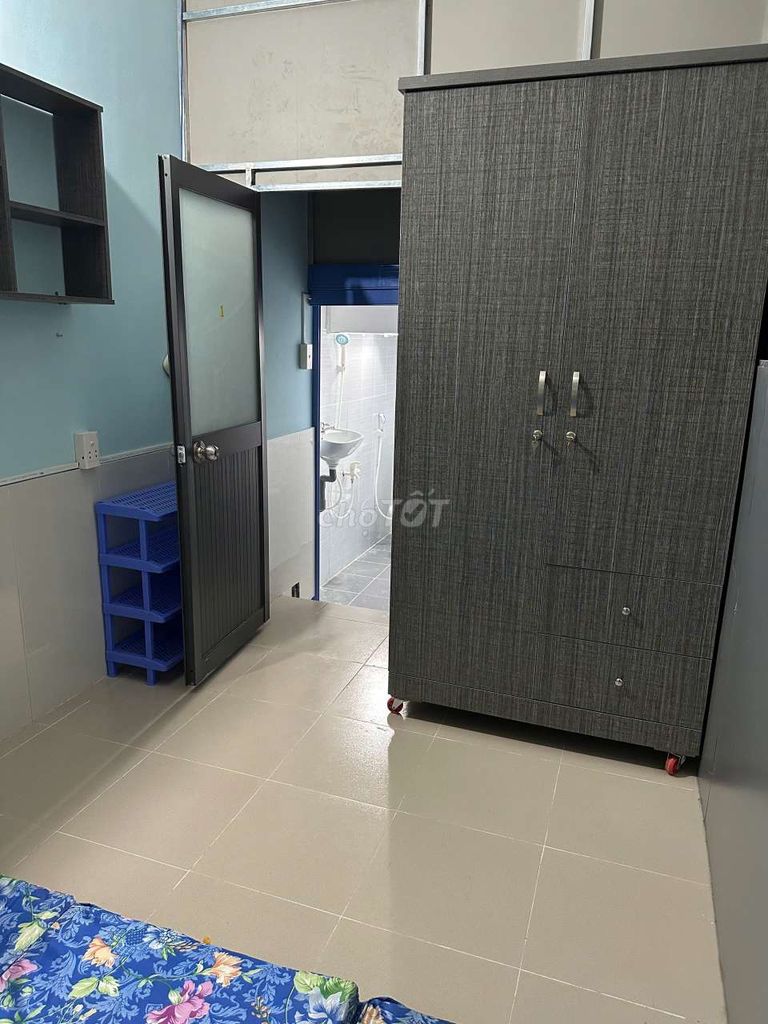 Cho thuê phòng hxh nguyễn xí, 12 m2. Nội thất, gần cc saigonres