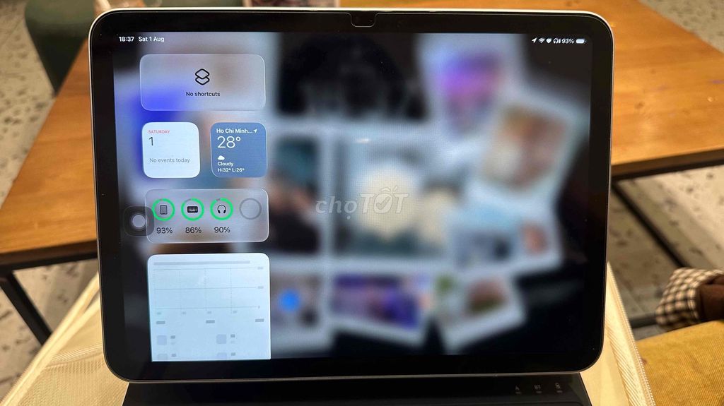 Apple iPad Bạc kèm bàn phím bút. Mua bán Máy tính bảng tại Thành phố Thủ Đức Tp Hồ Chí Minh được đăng bởi Ngọc Hân Nguyễn hình 1