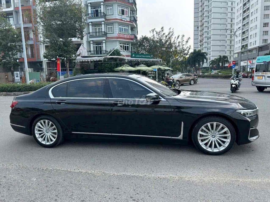 BMW 740Li 2020 photo 2