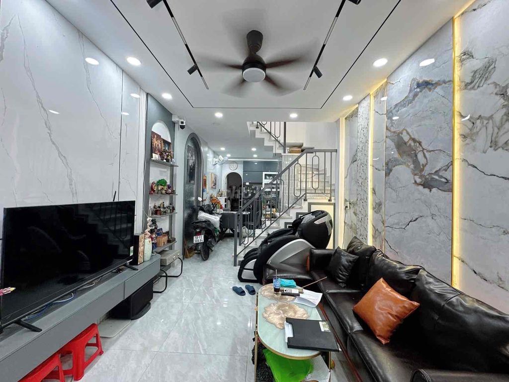 Hạ 500tr ➡️ Nhà 2 Tầng Hẻm thông - Ngay ngã 5 GV - 44m2 - 3PN