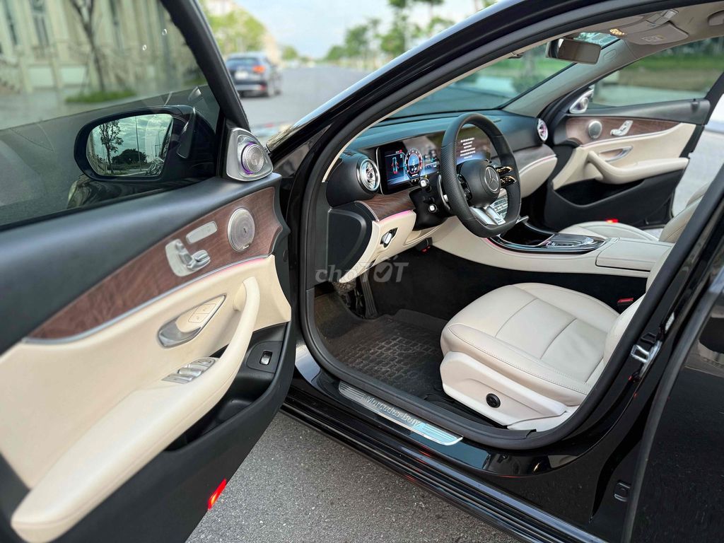 Mercedes Benz E Class 2016 E200 - 85000 km. Mua bán Ô tô tại Quận Bình Thạnh Tp Hồ Chí Minh được đăng bởi Phi Trần hình 14