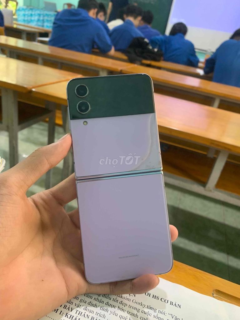 Xác Samsung Z Flip 4 Tím ae thợ lấy lk. Mua bán Điện thoại tại Thành phố Đồng Xoài Bình Phước được đăng bởi Gia Hieuu hình 1