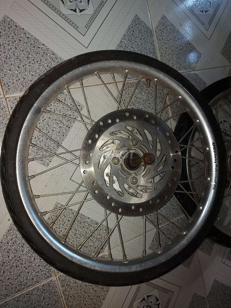 Bánh xe máy Wave Dream Sirius đã dùng. Mua bán Phụ tùng xe tại Huyện Chợ Gạo Tiền Giang được đăng bởi dung pham hình 2