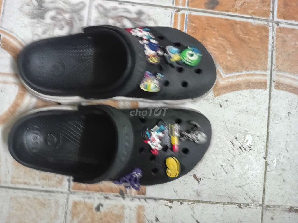 Dép crocs. Mua bán Giày dép tại Quận Hoàng Mai Hà Nội được đăng bởi Đỗ Văn Điền hình 2