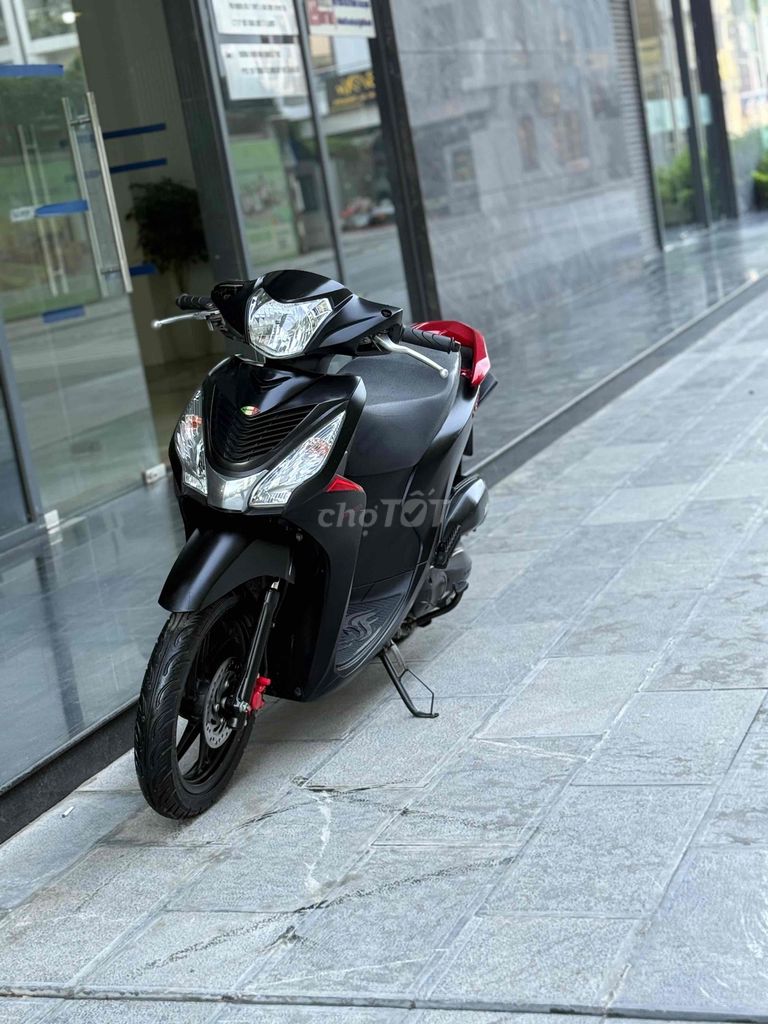 Honda Vision Sport Đặc Biệt nhám cực mới 29H2. Mua bán Xe máy tại Quận Ba Đình Hà Nội được đăng bởi Xe Máy Nam Thi hình 9