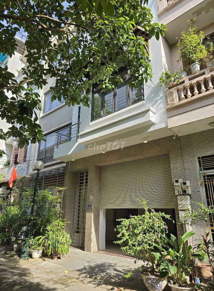 Cho thuê nhà  Trần Kim Xuyến, Hà Nội. DT 70m2, 5 tầng. 25 triệu