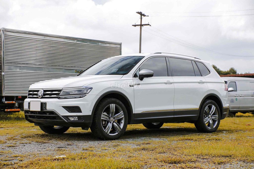 Volkswagen Tiguan Luxury S nhập Mexico 2023 30k km. Mua bán Ô tô tại Quận Gò Vấp Tp Hồ Chí Minh được đăng bởi Kính Đặng Ô Tô Lướt hình 4