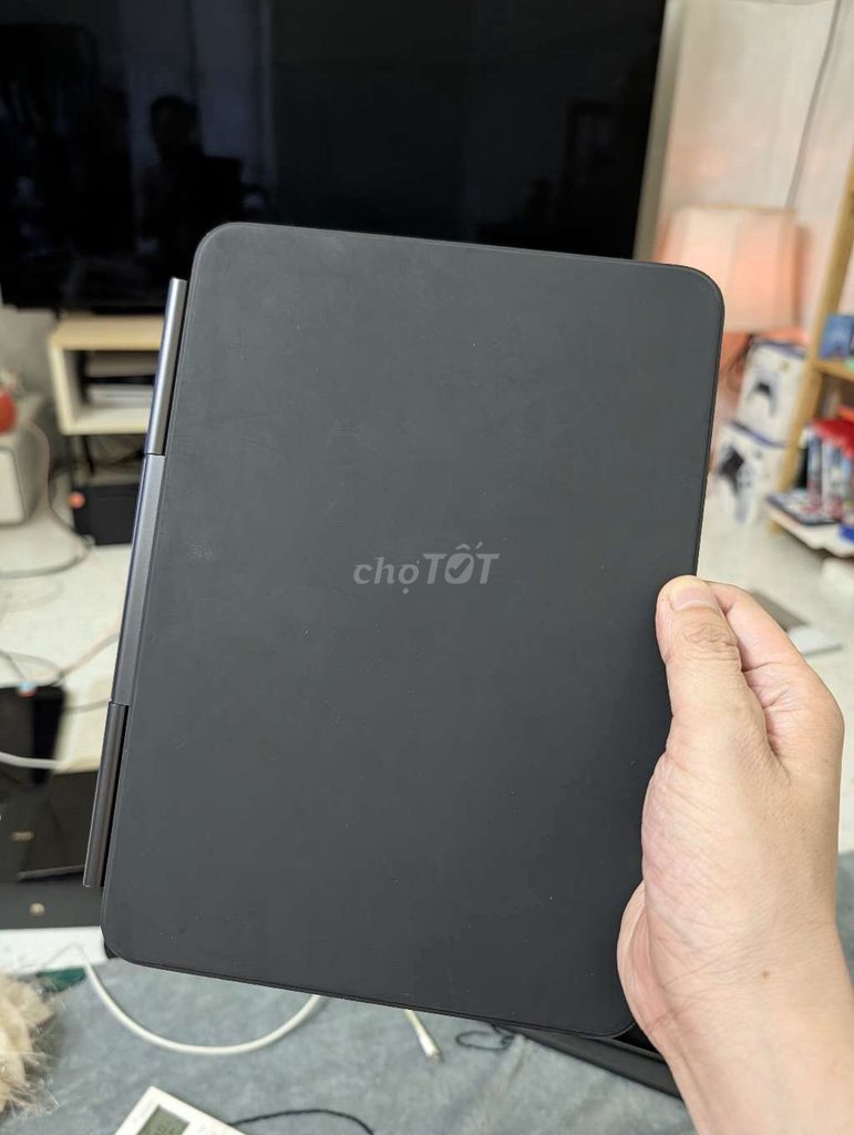 Apple Magic Keyboard iPad Pro 11inch M4/M5 . Mua bán Máy tính bảng tại Quận 4 Tp Hồ Chí Minh được đăng bởi Phạm Duy Luân hình 1