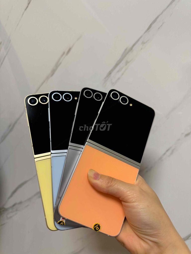 Samsung Galaxy Z Flip6 Vàng. Mua bán Điện thoại tại Quận Cầu Giấy Hà Nội được đăng bởi Trần Thị Hương hình 1