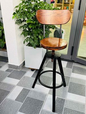 Ghế bar gỗ kim loại, nâu đen. Mua bán Bàn ghế tại Thành phố Long Khánh Đồng Nai được đăng bởi Bi