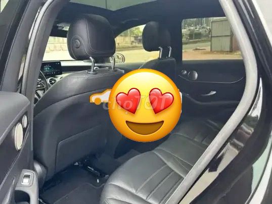 Mercedes‑Benz GLC 300 4Matic 2021 — 1.680.000.000. Mua bán Ô tô tại Huyện Bàu Bàng Bình Dương được đăng bởi Phan Anh Tuấn Toyota Giá Tốt hình 1