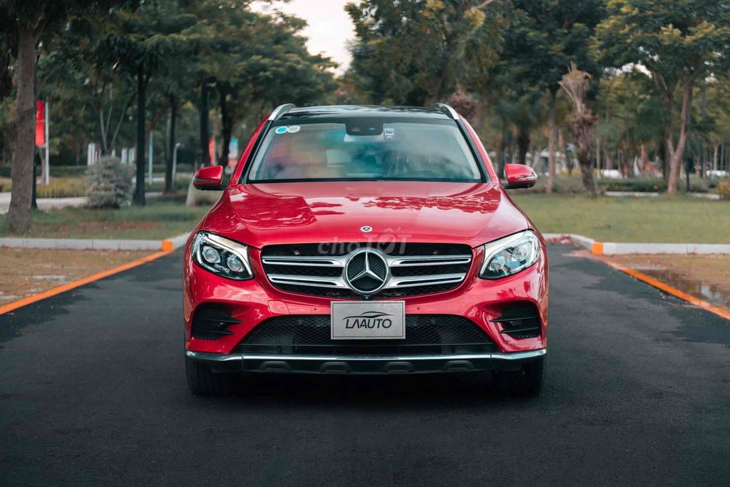 Mercedes Benz GLC 2019 300 - 68000 km. Mua bán Ô tô tại Quận 7 Tp Hồ Chí Minh được đăng bởi TrầnKimLA hình 3