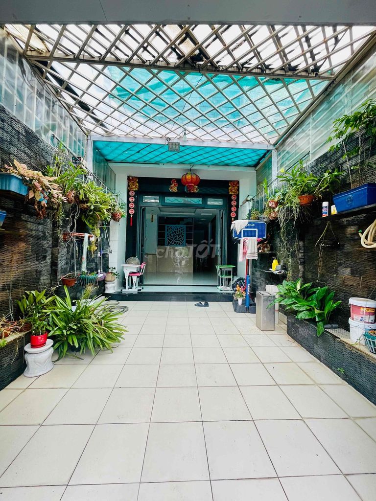 Nguyên căn 4PN Gigamall - hẻm xe hơi rộng , đậu ô tô