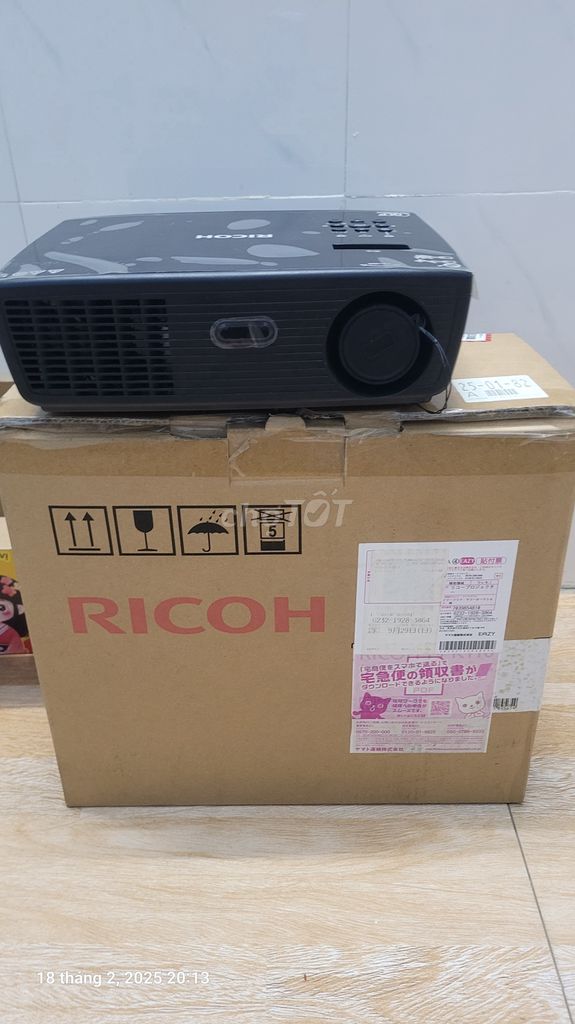 máy chiếu ricoh