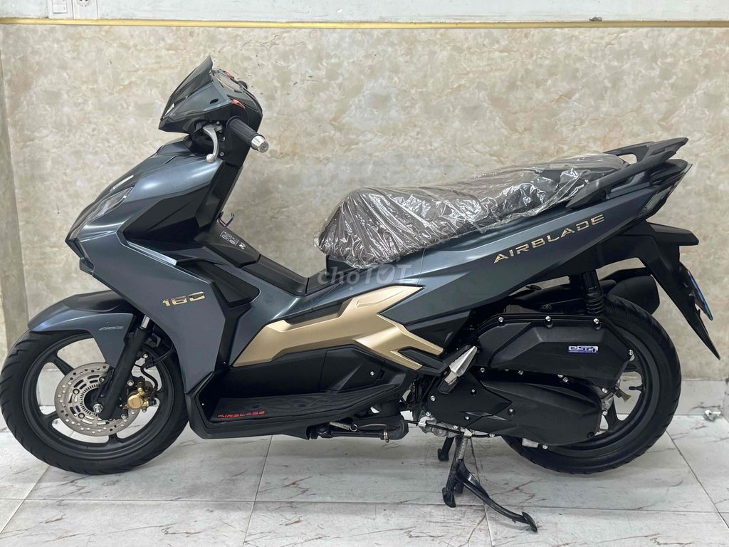 AB 160 ABS đời 2024 màu xám mới 95% 43AE-023.64. Mua bán Xe máy tại Quận Sơn Trà Đà Nẵng được đăng bởi Minh Dũng bán trả góp 136 vân đồn  hình 1