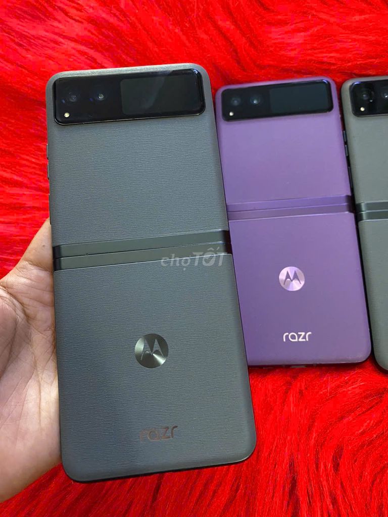 Motorola Razr 40 QUỐC TẾ MỸ Xám, Tím . Mua bán Điện thoại tại Quận Tân Bình Tp Hồ Chí Minh được đăng bởi LUCKY PHONE VN hình 1