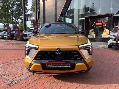 Mitsubishi Xforce Ultimate Vàng Đen