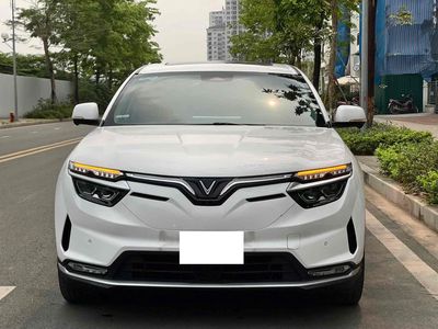 Vinfast VF8 Plus Pin CALT sx 2023 Trắng siêu đẹp