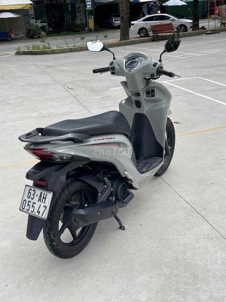 VISION 2024 BẢN SPORT–ZIN CHÍNH CHỦ–ODO 9.900KM. Mua bán Xe máy tại Thành phố Thủ Dầu Một Bình Dương được đăng bởi Xe Máy Bình Dương hình 4