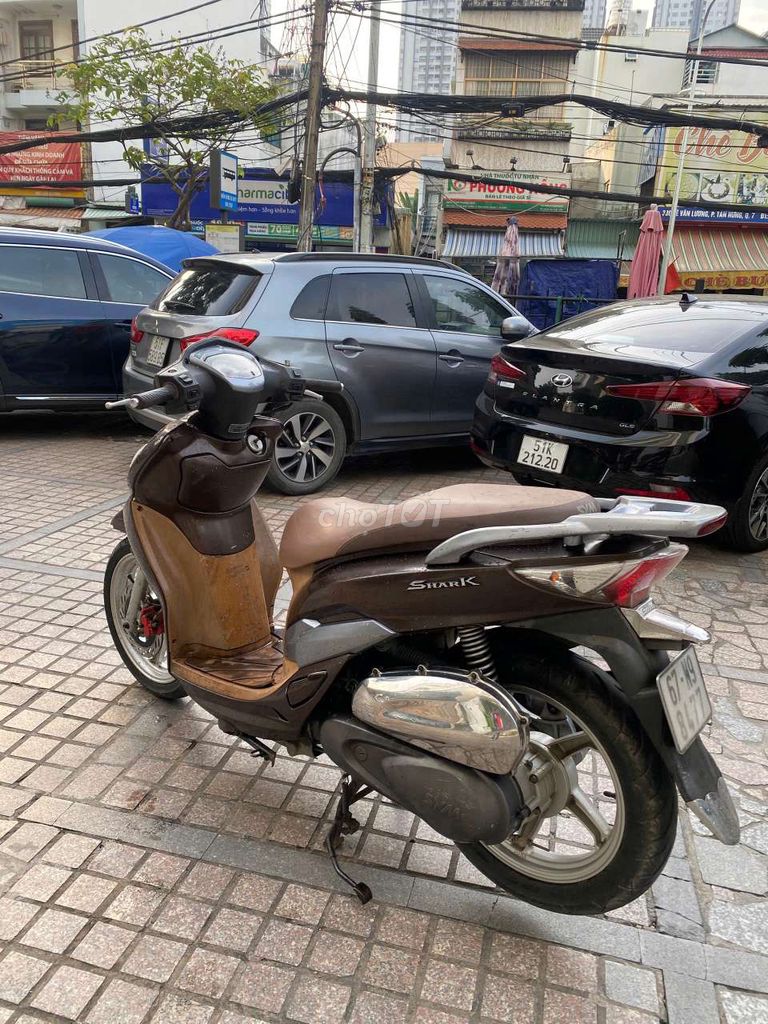 SYM Shark màu Nâu. Mua bán Xe máy tại Quận 7 Tp Hồ Chí Minh được đăng bởi trình minh sơn hình 3