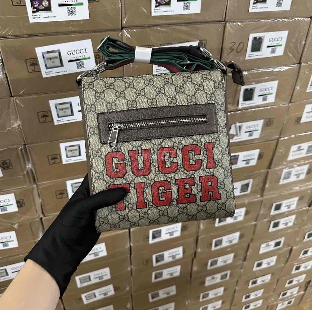 Tổng Hợp 14 Mẫu Túi Nam GC Dáng Đứng. Mua bán Túi xách tại Quận Bình Tân Tp Hồ Chí Minh được đăng bởi Trúc Phương hình 4