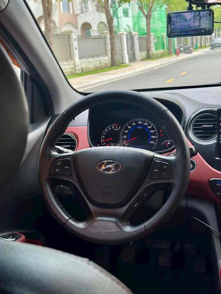 Hyundai i10 Bạc Số sàn 90000 km. Mua bán Ô tô tại Thành phố Thủ Đức Tp Hồ Chí Minh được đăng bởi Ha Nguyen hình 11