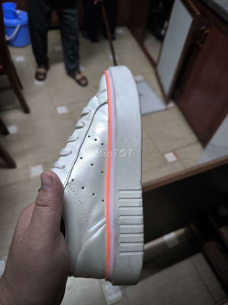 Giày thể thao Adidas nữ trắng size 37. Mua bán Giày dép tại Quận Cầu Giấy Hà Nội được đăng bởi vũ hạ chi hình 1