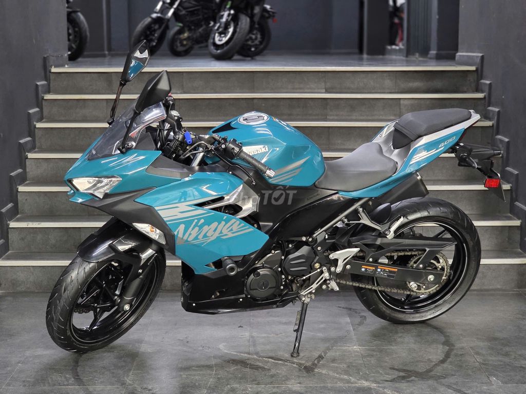NINJA 400 ABS MÀU XANH MODEL 2022 MÀU HIẾM. Mua bán Xe máy tại Quận Tây Hồ Hà Nội được đăng bởi Tu Phamanh hình 2