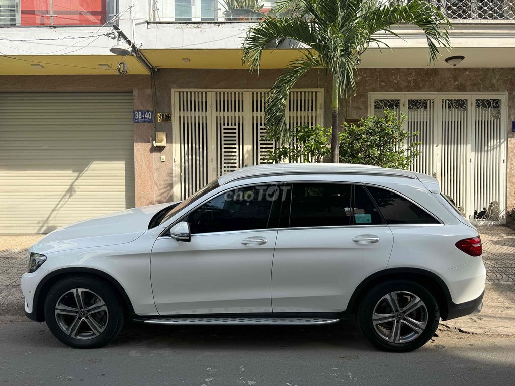 Mercedes Benz GLC 2019 200 - 65.000km. Mua bán Ô tô tại Quận Bình Tân Tp Hồ Chí Minh được đăng bởi Mỹ đông hình 2