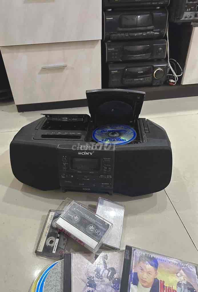 Đài cassette Sony Cổ xưa. Mua bán Đồ sưu tầm, đồ cổ tại Quận Thanh Khê Đà Nẵng được đăng bởi HOÀI NIỆM XƯA hình 1