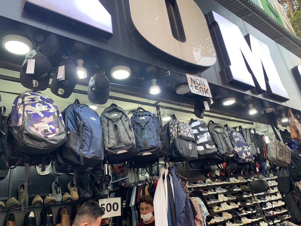 Xóm Giày bán đủ loại giày dép xăng Đan. Mua bán Giày dép tại Quận 3 Tp Hồ Chí Minh được đăng bởi Xóm Giày 156 lý chính thắng phường bẩy quận 3 hình 3