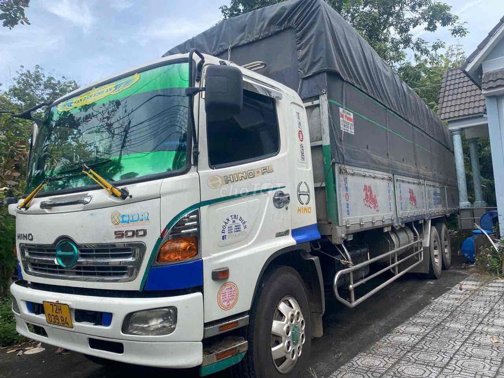 cần bán gấp hino 3 chân đời 2014 dài 9,3m cao 2,6m