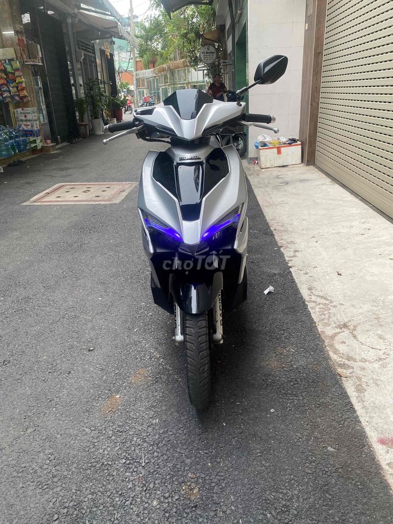 Honda Air Blade 2016 серебристый с амортизаторами и дисками RCB
