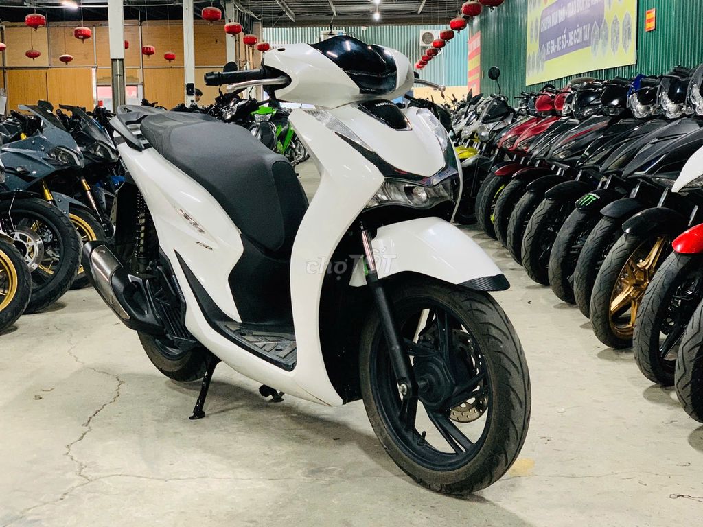 XE MÁYTHANH TÙNG_HONDA SH 125 MÀU TRẮNG ZIN CHẤT. Mua bán Xe máy tại Quận Bắc Từ Liêm Hà Nội được đăng bởi THANH TÙNG hình 1