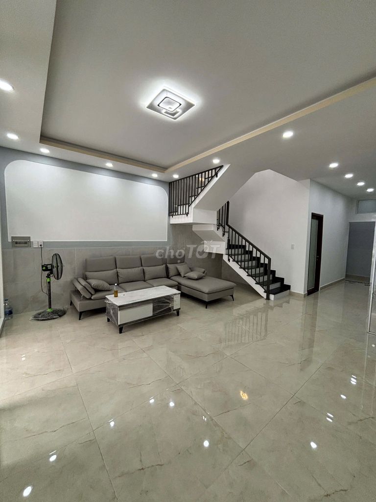 Bán Nhà Ngay Ngã Tư Bốn Xã - Lê Văn Quới - Dt 75m2 - Trệt Lầu 3 PN