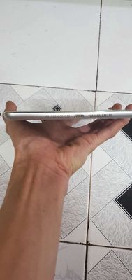 Máy ipad air đang xài giờ xạc ko đc bán. Mua bán Máy tính bảng tại Quận 5 Tp Hồ Chí Minh được đăng bởi Binh Nguyên