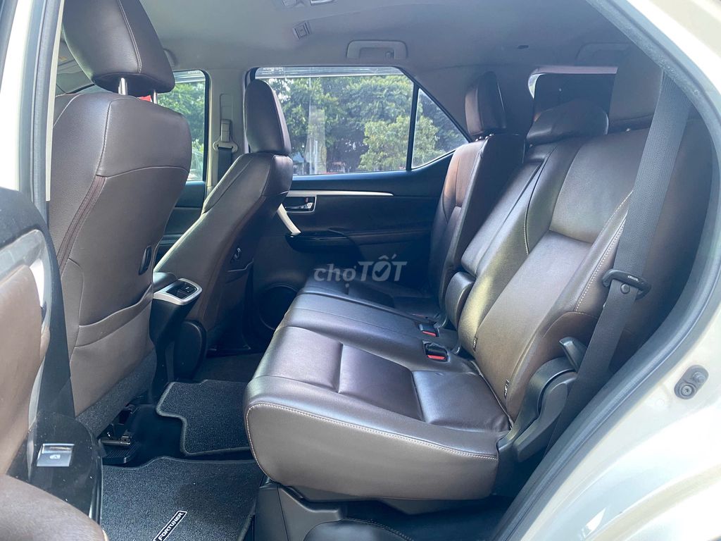 Toyota Fortuner 2019 2.8V 4x4 AT - 135000 km. Mua bán Ô tô tại Quận Bình Thạnh Tp Hồ Chí Minh được đăng bởi Toyota Sure hình 14