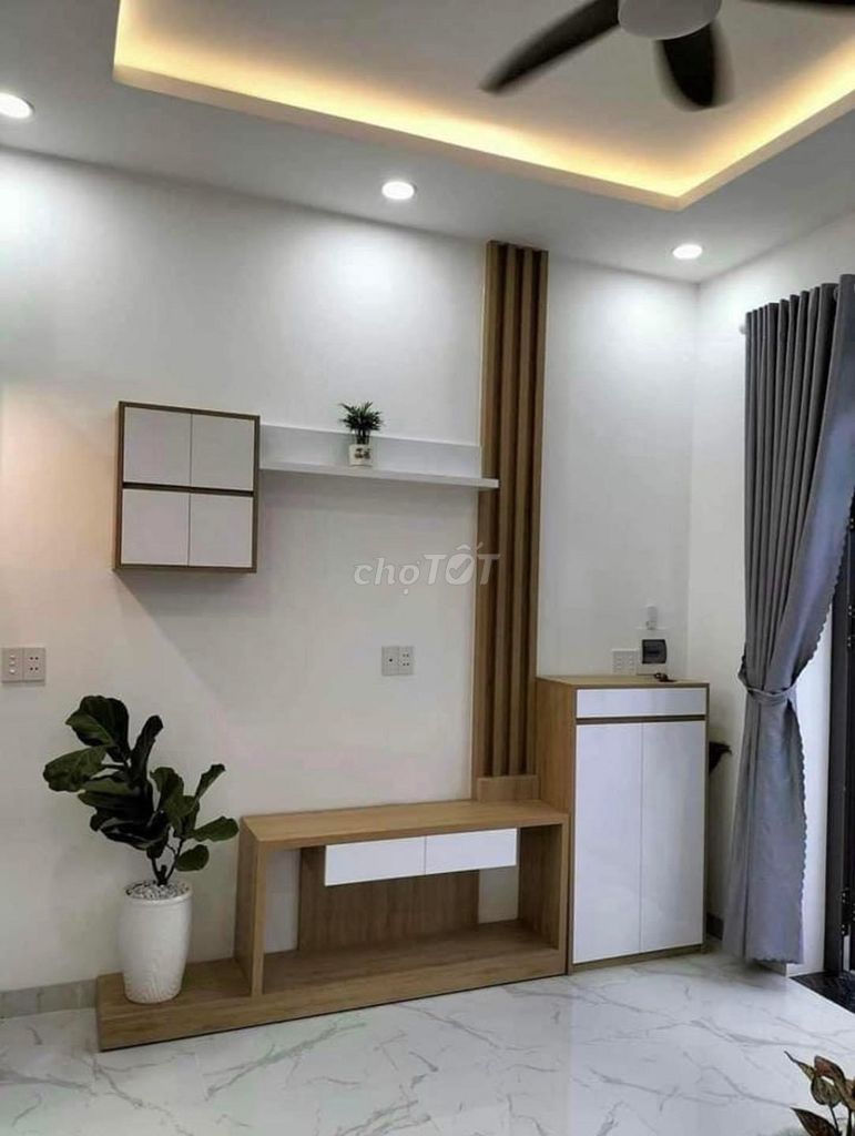 BÁN RẼ NHÀ ĐẸP TRÃ NỢ ĐG PHẠM THẾ HIỂN P4,Q8 43,2M2/915TR ( SỔ RIÊNG.)