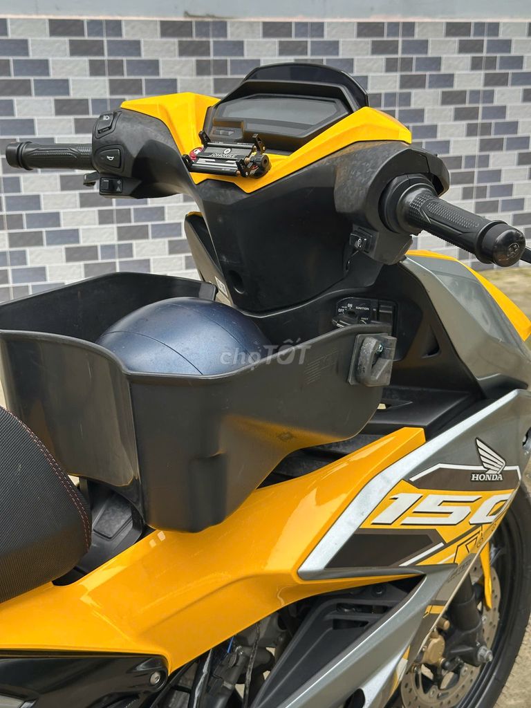 Honda Winner V2 ABS 2020 Vàng xám. Mua bán Xe máy tại Quận Tân Bình Tp Hồ Chí Minh được đăng bởi Waann em xe máyy hình 4