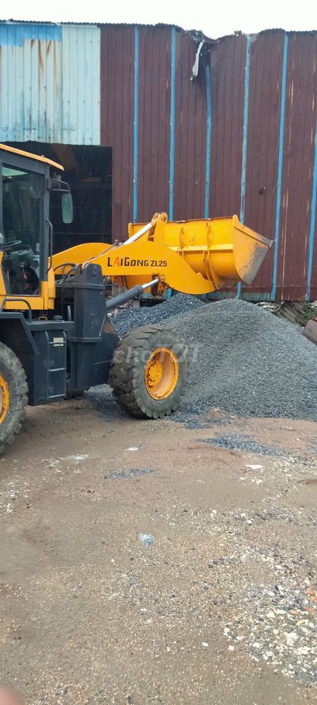 Máy xúc lật Laigong ZL25. gầu 1.5 m³ tải 1.5 tấn. Mua bán Phương tiện khác tại Huyện Thuỷ Nguyên Hải Phòng được đăng bởi Hai hình 9