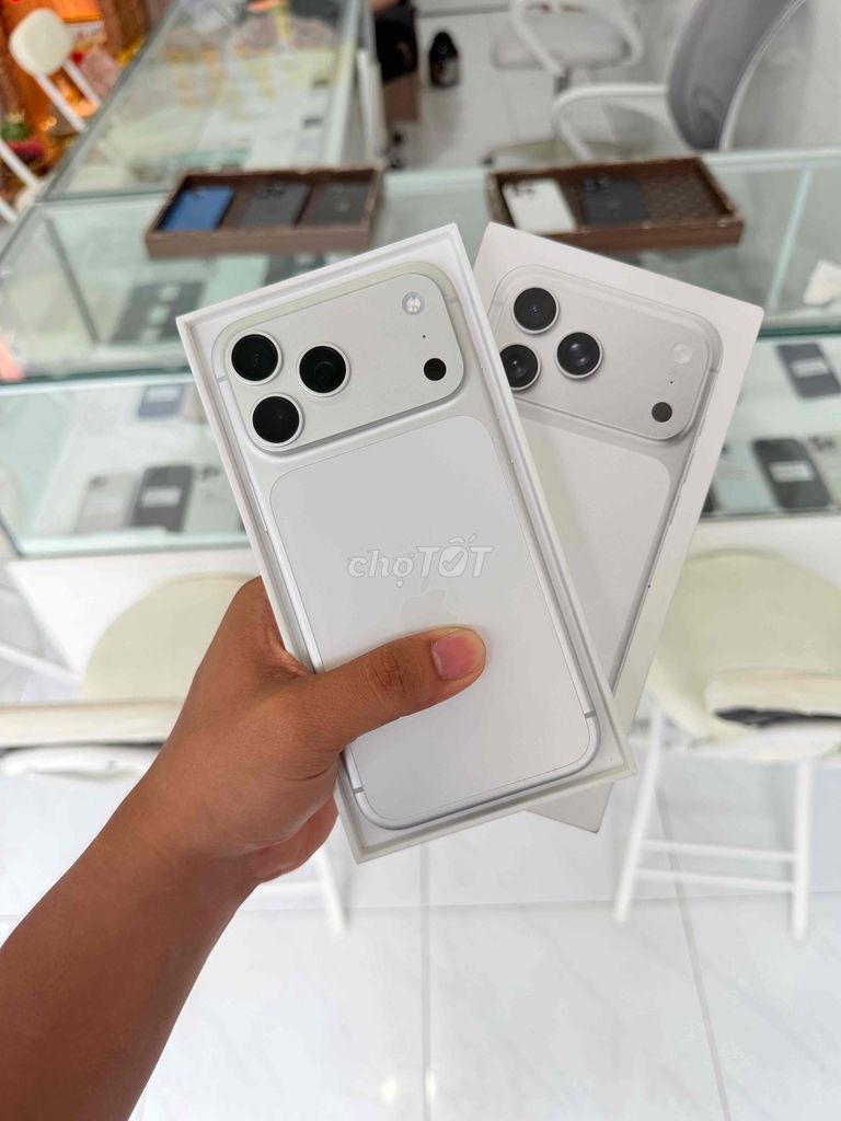 Apple iPhone 17 Pro Max 256GB Bạc. Mua bán Điện thoại tại Thành phố Long Xuyên An Giang được đăng bởi Lý Apple hình 1