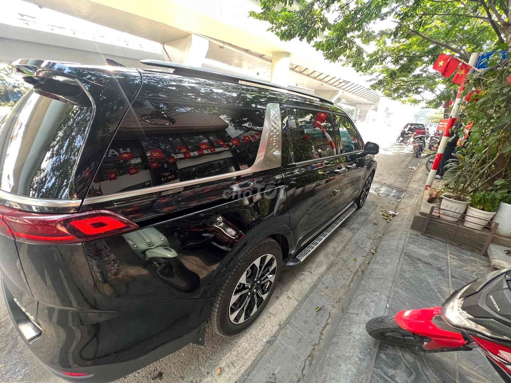 Kia Carnival 2024 Đen 40000 km. Mua bán Ô tô tại Quận Hoàng Mai Hà Nội được đăng bởi Tien hình 12