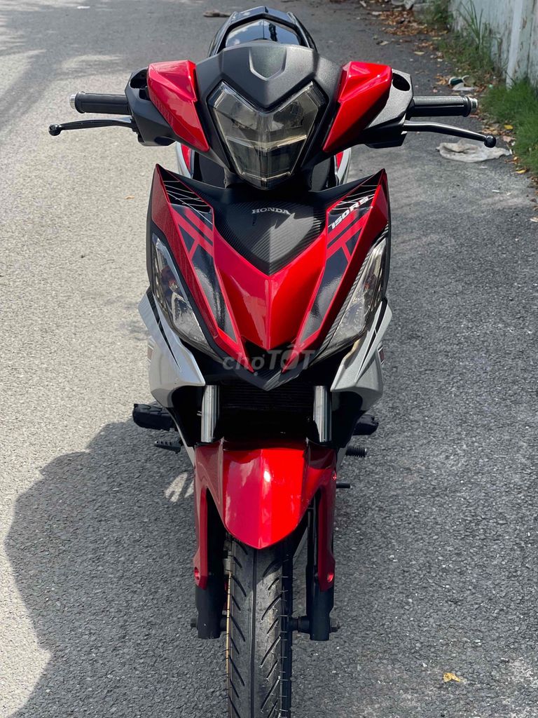 Honda Winner красный, черный, серебристый, механика