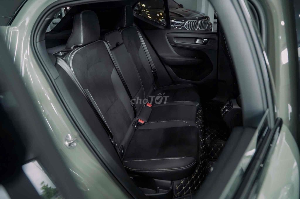 Volvo XC40 2024 - 1400 km Bank 90%. Mua bán Ô tô tại Quận 7 Tp Hồ Chí Minh được đăng bởi PHÁT ĐẠT LUXURY CAR hình 9