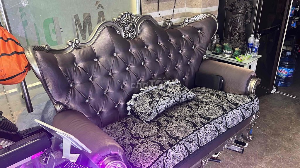 Sofa da tân cổ điển nhập khẩu. Mua bán Bàn ghế tại Quận 4 Tp Hồ Chí Minh được đăng bởi Kim Lý hình 1