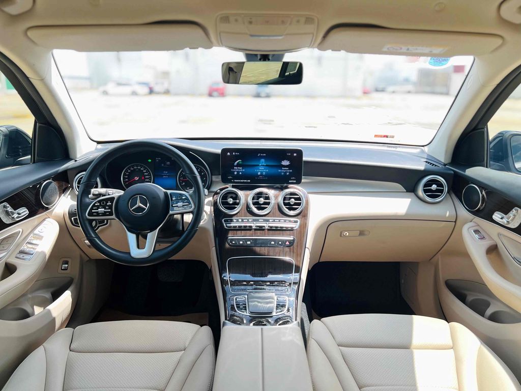 Mercedes GLC200 V1 2022 Lướt 28.000 km. Mua bán Ô tô tại Quận Bình Tân Tp Hồ Chí Minh được đăng bởi Hoàng Thọ hình 4