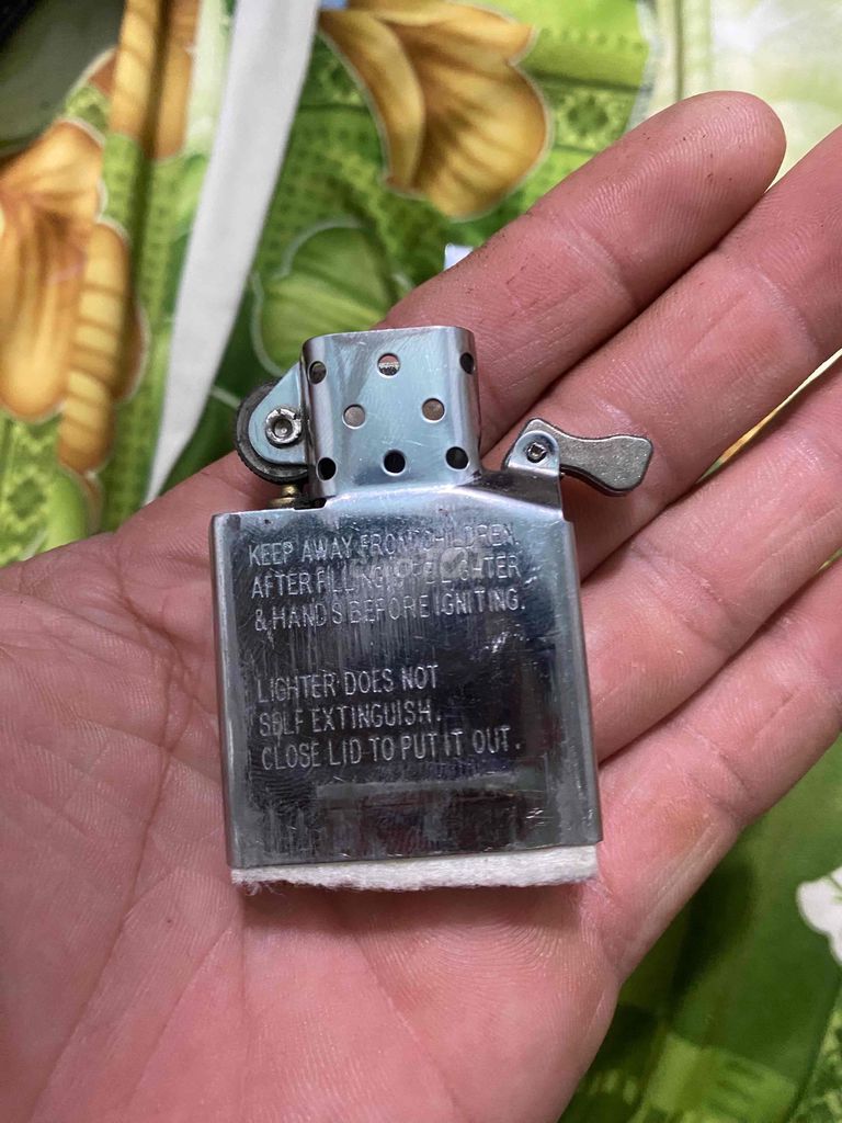 zippo như hình